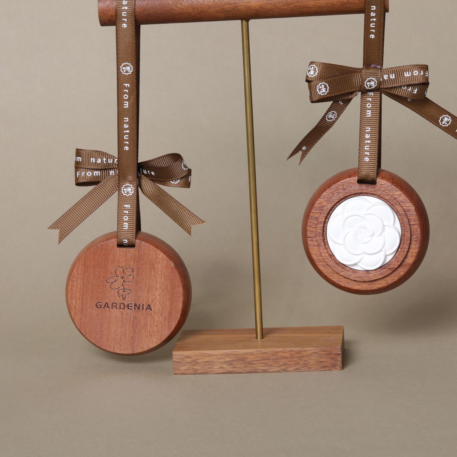 Expansión de coche fragancia de yeso de madera aceite esencial suspensión de madera aire de coche fresco oficina hogar pieza colgante de aromaterapia