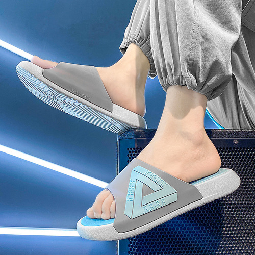 Slip-on Men's Outdoor Wear Durable Anti-slip Summer Casual Fashion Slippers Beach Trend Thick Sole One-piece Slippers