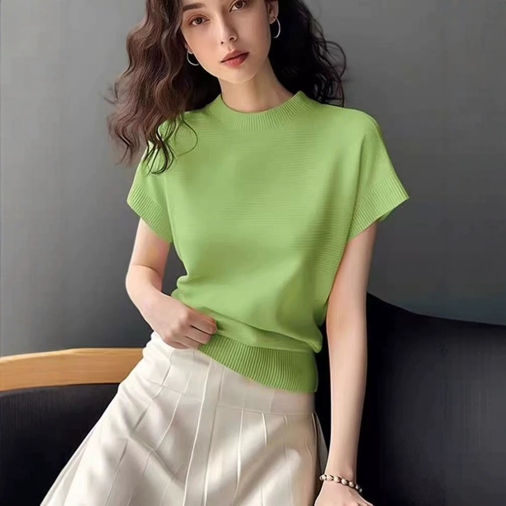 Áo thun nữ tay ngắn cổ tròn phom thẳng vai độc đáo — xanh lá cây