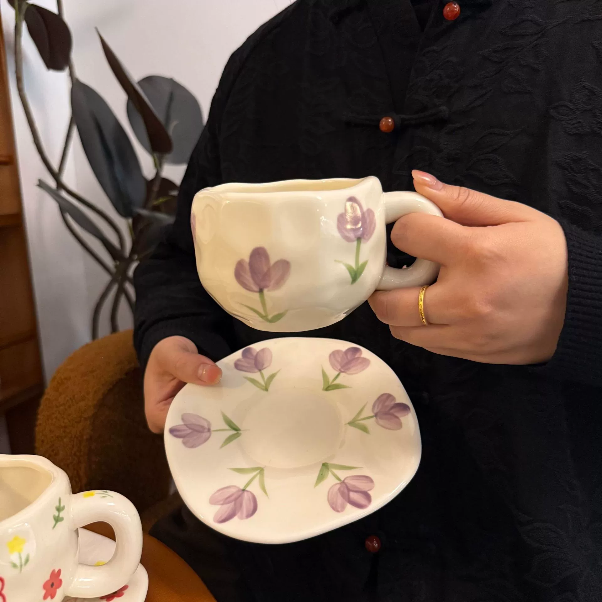 Ceramic coffee cup set INS Japanese retro, hand-painted irregular saucer, vintage style