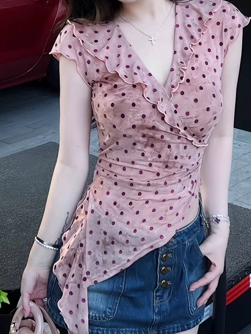 Футболка с v-образным вырезом и правым плечом, с короткими рукавами, корейская розовая женская летняя футболка в горошек с асимметричной талией, короткий топ