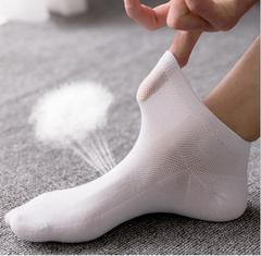 000 Zi Mi will distribute free gift socks, including tags.