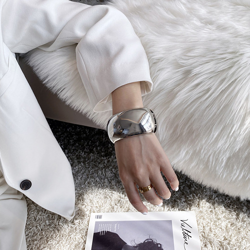 Amazon European and American Style Classic Minimalist Drum Mirror Spring Open Wide Edge Bracelet for Women, Dropshipping One Piece