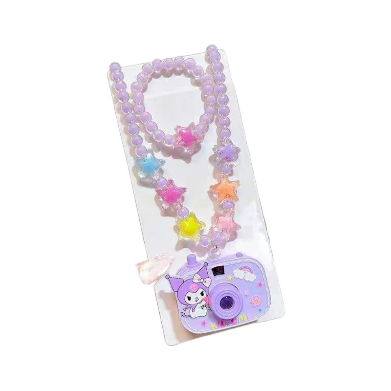 Сарказм? лат? Не. Переведу: Карманное ожерелье? "Cartoon small necklace, camera, cute children's toy, Birthday gift" -> Карнавальное маленькое ожерелье? держу: мультяшное маленькое ожерелье, камера, милая детская игрушка, подарок на день рождения