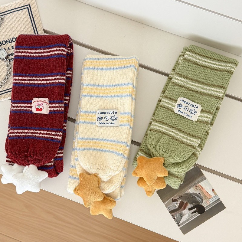 Korean-style cute star and stripe knitted scarf, versatile for women, thickened for winter warmth, cold-resistant, and suitable for students to wear around the neck