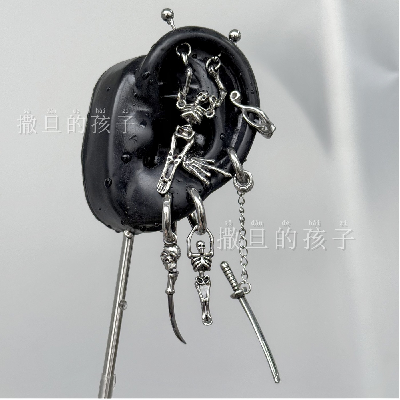 Silver pointed spike labret stud material detail