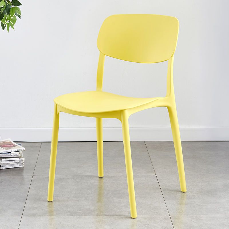 Sillas de plástico apilables respaldadas sillas de mesa de comedor gruesas taburetes de escritorio caseros plegables sillas de comedor nórdicas simples
