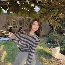 2021韩国鬼马系少女小心机设计感前开扣条纹毛衣圆领套头打底针织