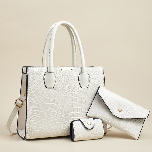2025 European and American Retro Women's Handbag: Fashionable Croc-Print Bag with Simple Elegance, Offering Ample Capacity as a Chic Crossbody Option