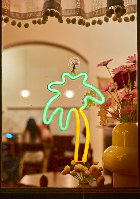 Suministro directo de fábrica de luces LED de neón, luces decorativas de mariposas, nuevas luces de modelado de Planet, luces nocturnas en stock de Amazon