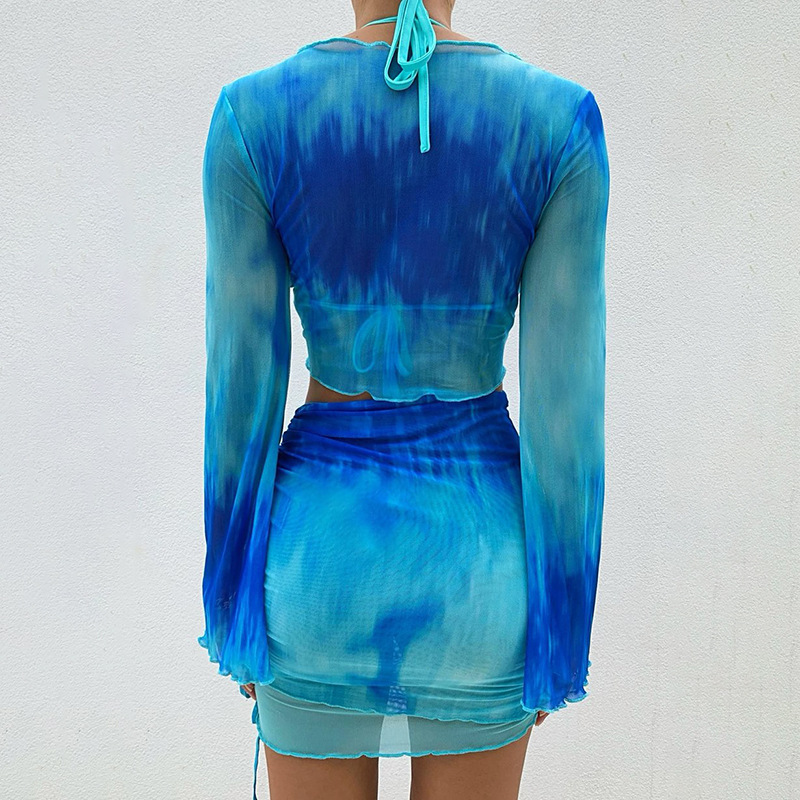 Tweedelig set met rok en top met veters en tie-dye print_voghion.com