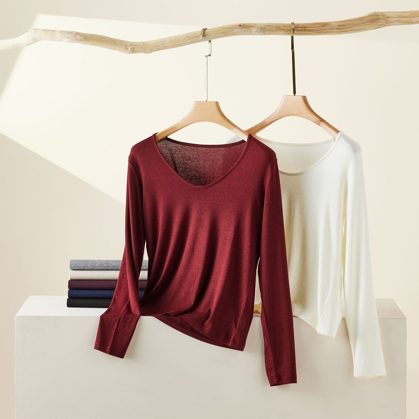 肌底液软软T/莱赛尔醋酸羊毛打底衫长袖女V领设计感长袖柔软亲肤