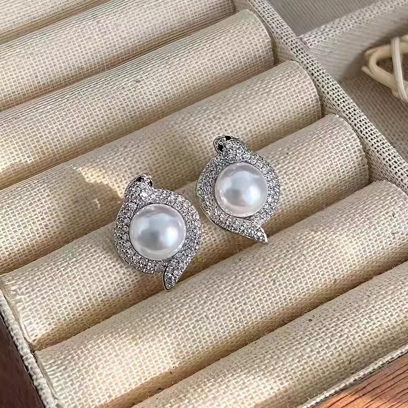 Серьги (универсальные) женские, светлая роскошь серебристые и золотистые тона, набор разного стиля