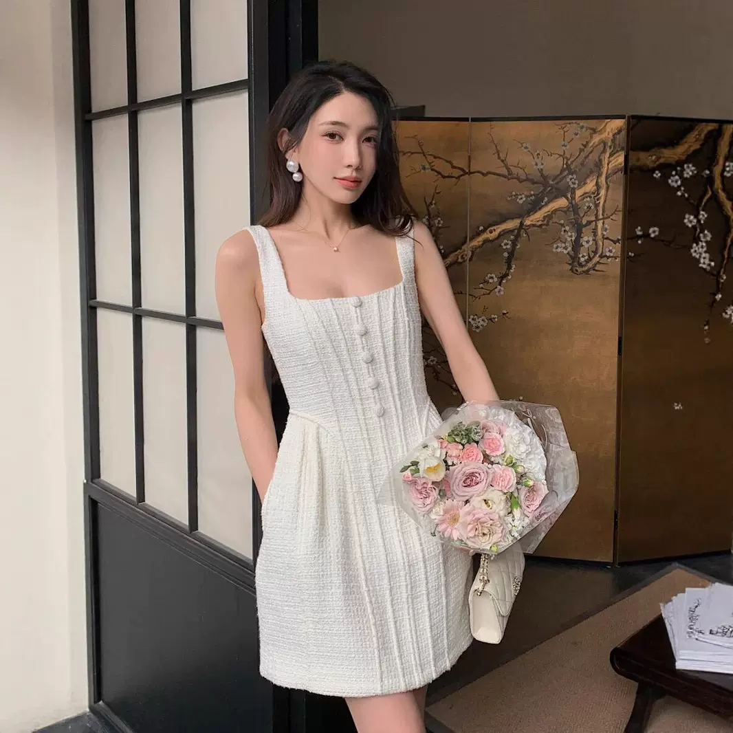 法式纯欲乳白色小香风连衣裙女早秋新款设计感气质名媛修身背心裙