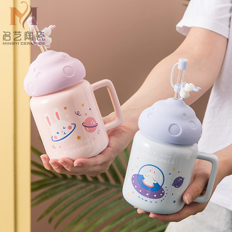 Lindo espacio conejo cubierta de silicona taza cerámica creativa dibujos animados con paja moda simple estudiante