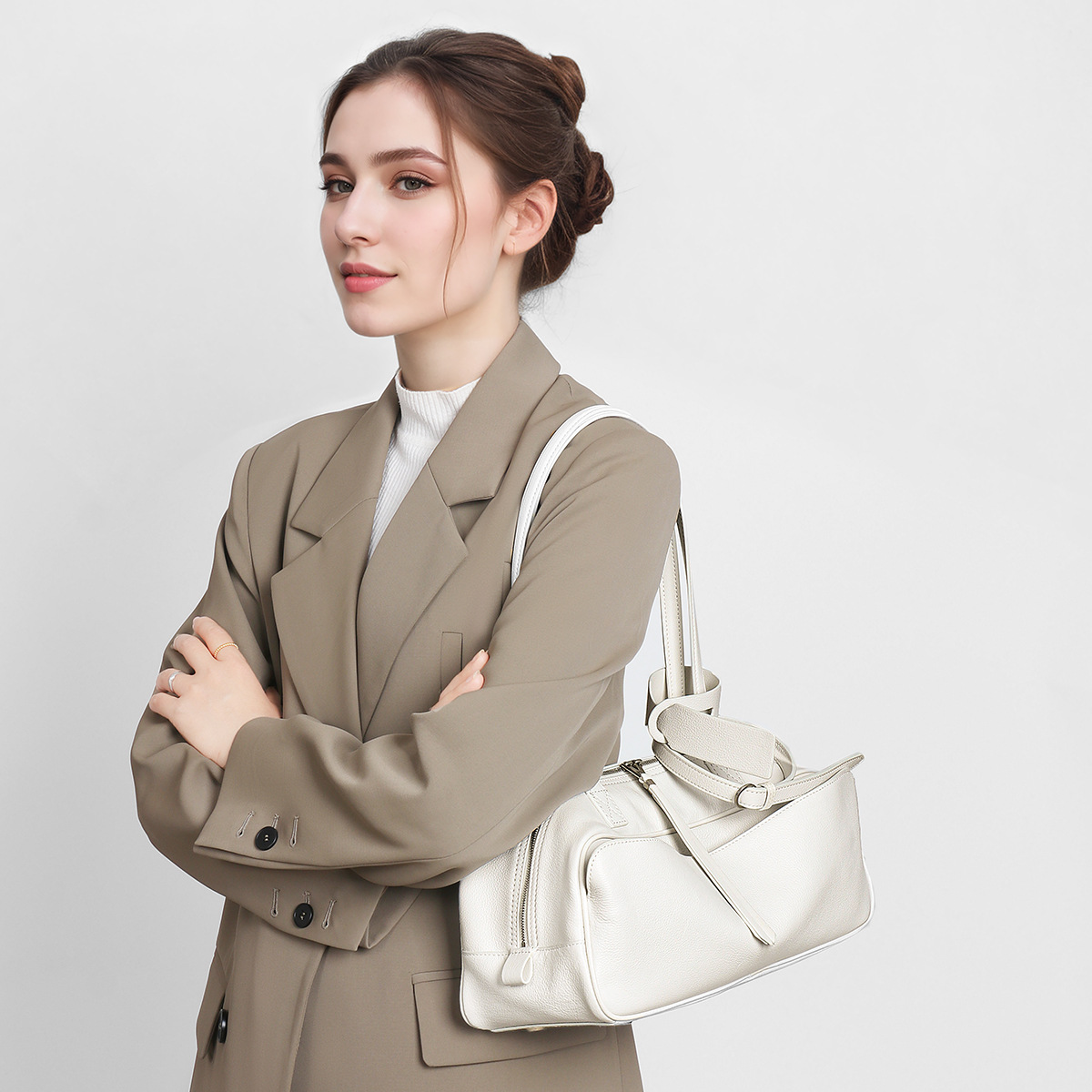 Korean Niche Hot-Selling Bowling Bag New Commuter Large Capacity Boston Genuine Leather Handbag Shoulder Bag For Women - Thumbnail 8