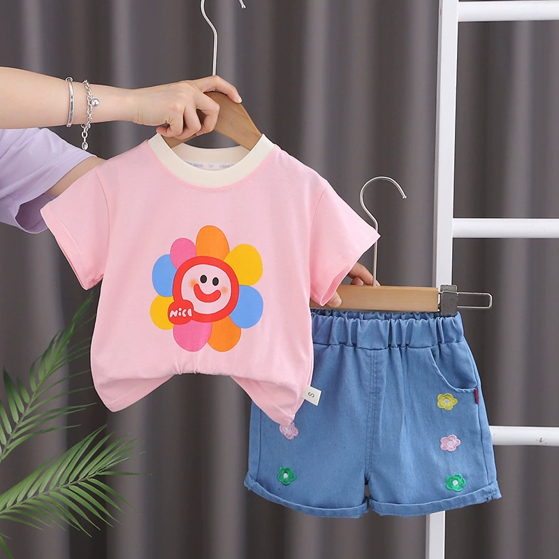 Detalle de acabados en pantalón corto infantil