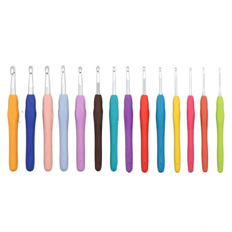 Colorido TPR mango suave traje de ganchillo de aluminio hecho a mano DIY tejer de ganchillo suéter de ganchillo de plástico al por mayor de ganchillo de metal