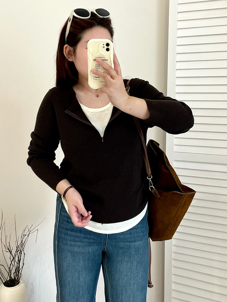 Plus-size women's color-blocking fake two-piece semi-open top 2025 autumn fat girl casual loose knitted sweater for women 23320