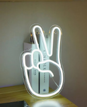 벽걸이 네온사인 가위손