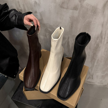 靴子女2025新款韩版超火厚底白色方头粗跟短靴秋冬法式高跟瘦瘦靴