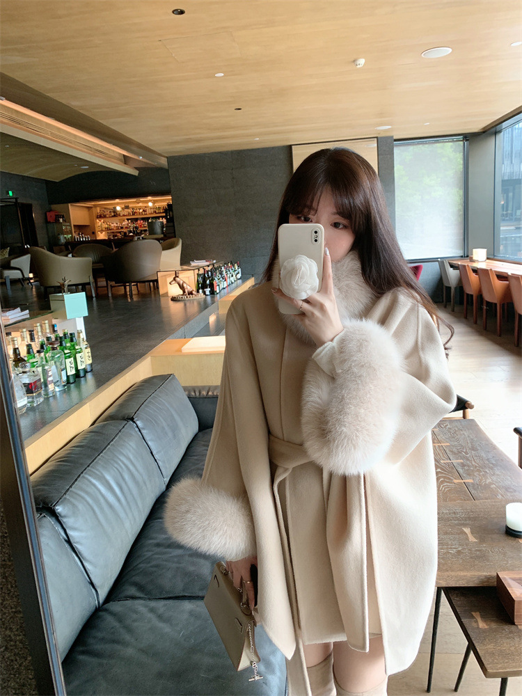 2025 秋と冬の新年マントショールスタイルフォックスファーハイエンド両面カシミヤコート女性のウールの毛皮のコート