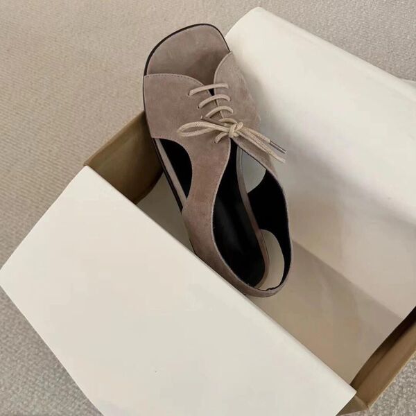 Fashionable belt open toe flat