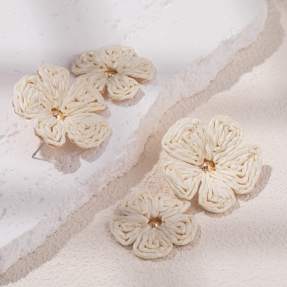 1 Pair Vacation Simple Style Flower Raffia Drop Earrings display picture 1