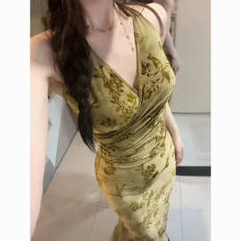 大码复古新中式领挂脖连衣裙女夏季褶皱收腰包臀长裙