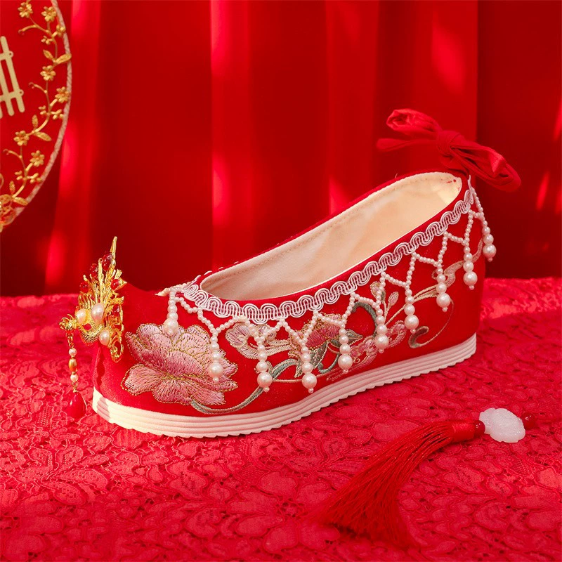 Новая вышитая обувь Китайская Свадебная обувь Подходящая Свадебная обувь с короной Феникс и жемчугом с мелким ртом Вышитые Свадебные увеличивающие высоту салона вышитые