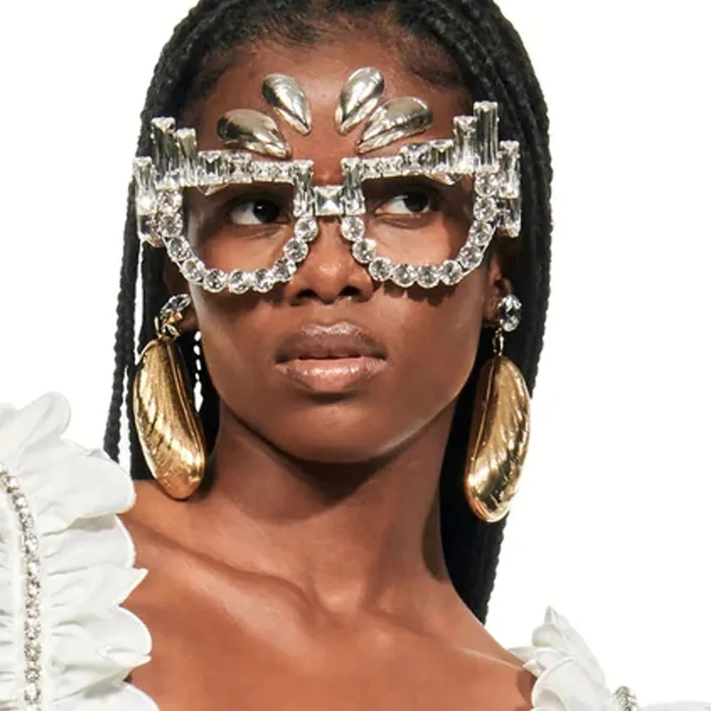 Nuevo marco de gafas de moda transfronteriza hueco exagerado marco de gafas de diamante accesorios de escenario marco de gafas de mujer