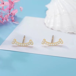 �¿���΢Ц���Ů���n���|�W�����s�䵭�L����ŮС�ɶ���Ʒ