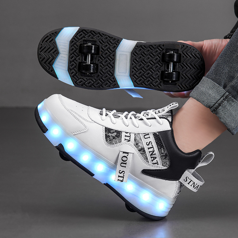 Children's Toys Four-Wheel Heelys Shoes for Boys, Transforming Roller Skates for Boys, Student Sports Eight-Wheel Luminous Skates