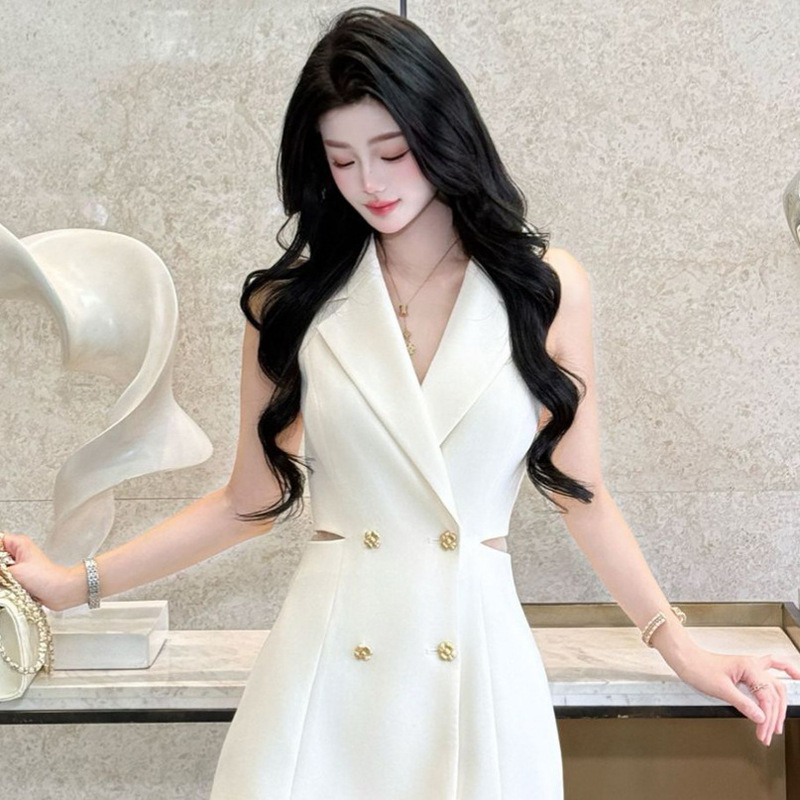 Xiaonuo's Short Skirt with Suit Collar and Hollow-Out Design, Simple Shorts, Stylish Commuter Suit Dress Set for Women 260821