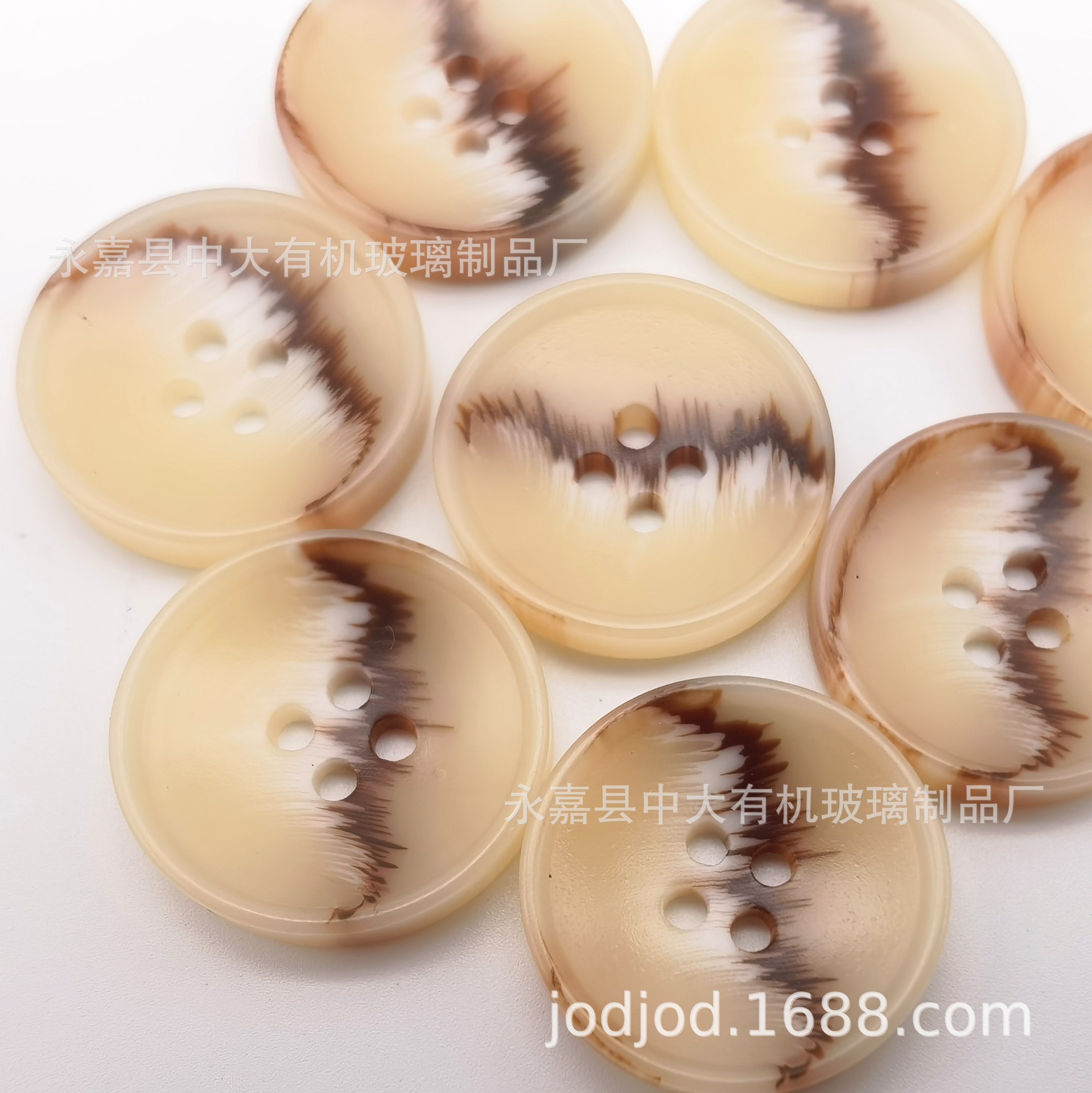 Resin imitation horn pattern button round four-eye button women's clothing buckle men's suit buckle coat windbreaker buckle