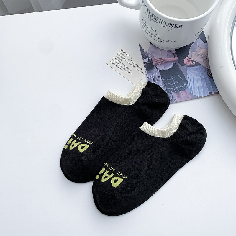 Calcetines de barco de algodón no caen tacones, calcetines cortos de color superficial, absorción de sudor, calcetines transpirables, calcetines de mujer anti-balling, Zhuhai al por mayor.