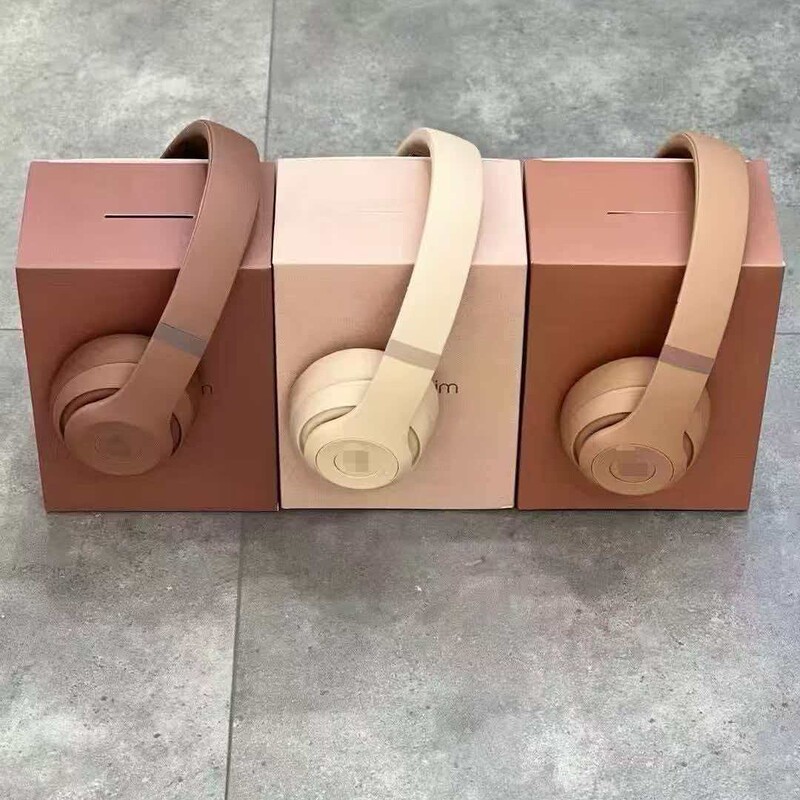 New Kim Head-Mounted Pop-Up Wireless Bluetooth Headset Recording Engineer Earphones with Foldable Storage Bag New Kim Head-Mounted Pop-Up Wireless Bluetooth Headset Recording Engineer Earphones with Foldable Storage Bag
