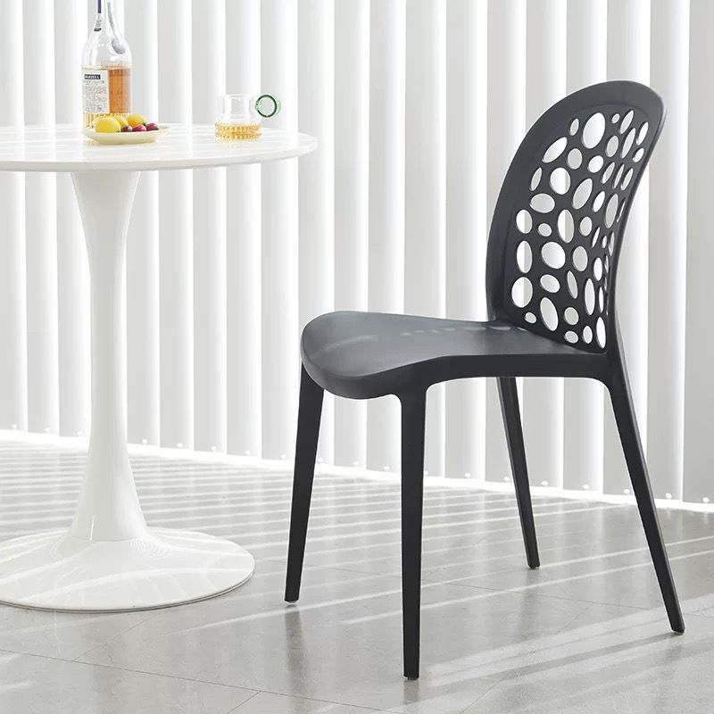 Silla de comedor moderna nórdica para el hogar, silla simple creativa, red roja, taburete de plástico de ocio, respaldo grueso, negociación en espera