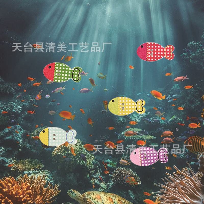 Botón de pez pequeño de color de 24mm Botón de pez pequeño de color de bricolaje de 2mm de espesor 100 piezas por paquete