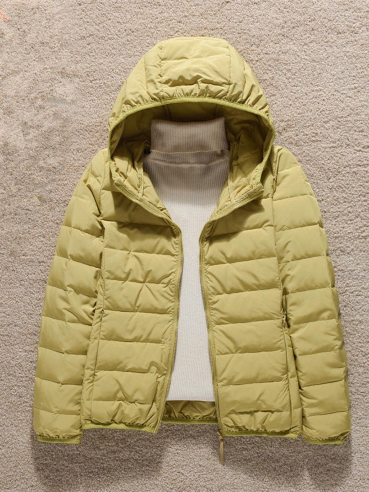 Spring and Autumn White Duck Down Anti-season New Lightweight Down Jacket Women's Short Lightweight High-end Ultra-thin Small Jacket for Mother