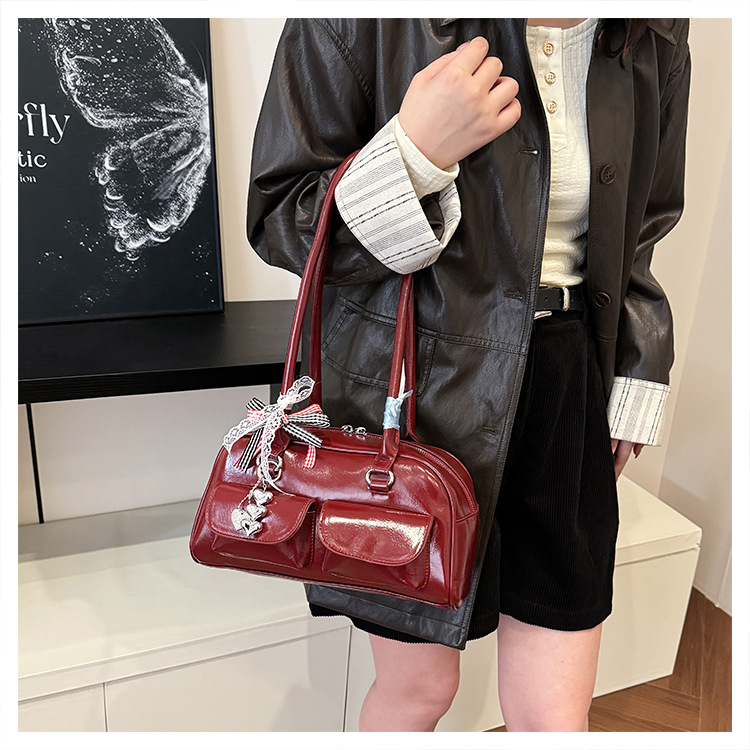 Yunzhen's same style Maillard commuter bag for women, Spring/Summer 2025, retro and versatile single-shoulder bag with large capacity undefined