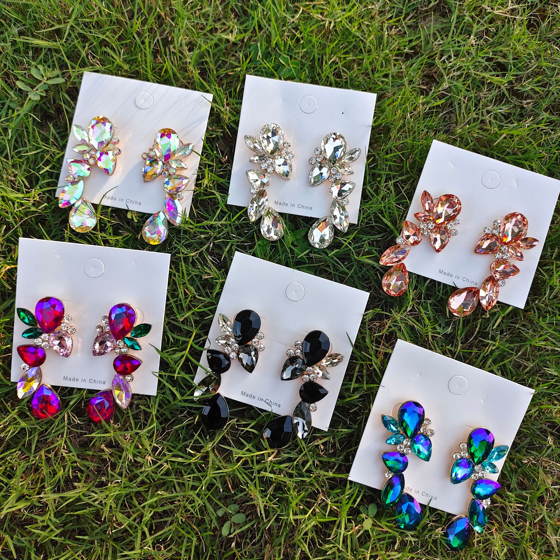 13g Weight 0.03µm Gold Plating Thickness Retro Water Droplets Inlay Alloy Rhinestones Earrings