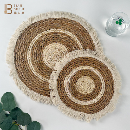 Cross-border tassel edge rush woven round grass placemats, photo props, heat insulation anti-scald mats, table mats, cup mats