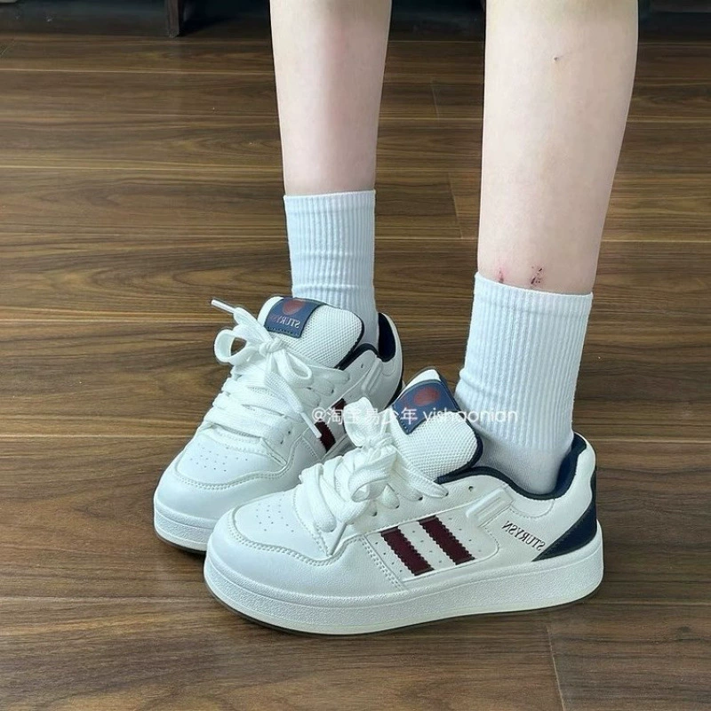 Кроссовки женские осенние низкие на шнурках (ниже high-top) из резины