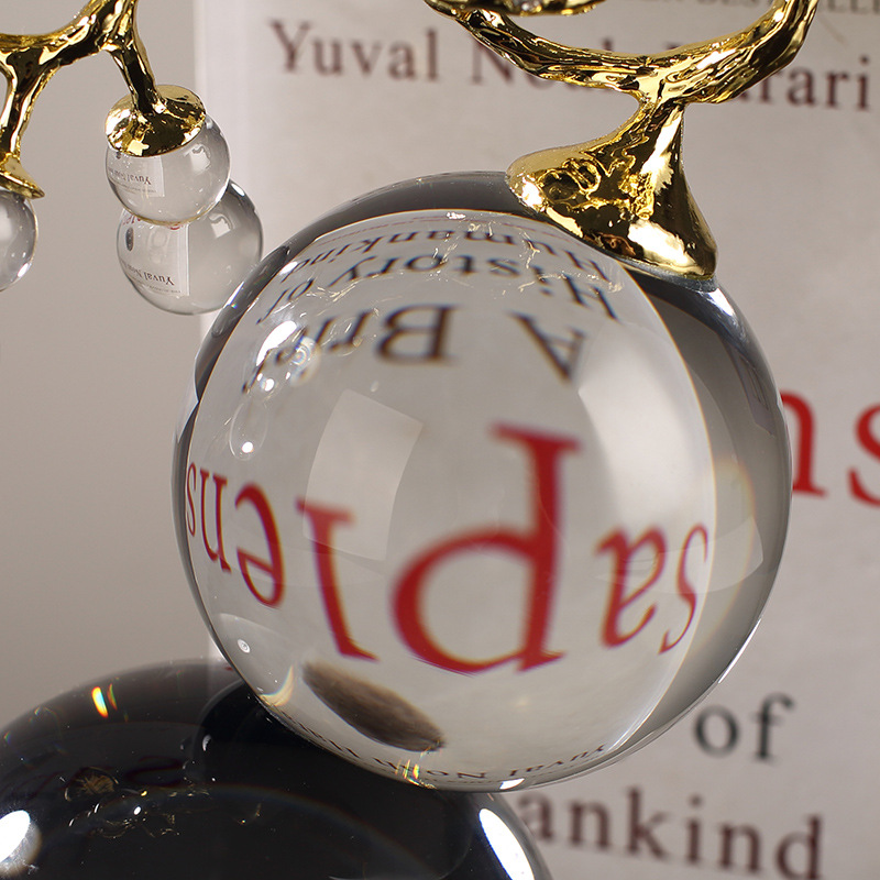 贅沢でシンプルな現代の招財ひょうたんはリビングルームの酒場の装飾品を飾って新しい家のプレゼントを運ぶ