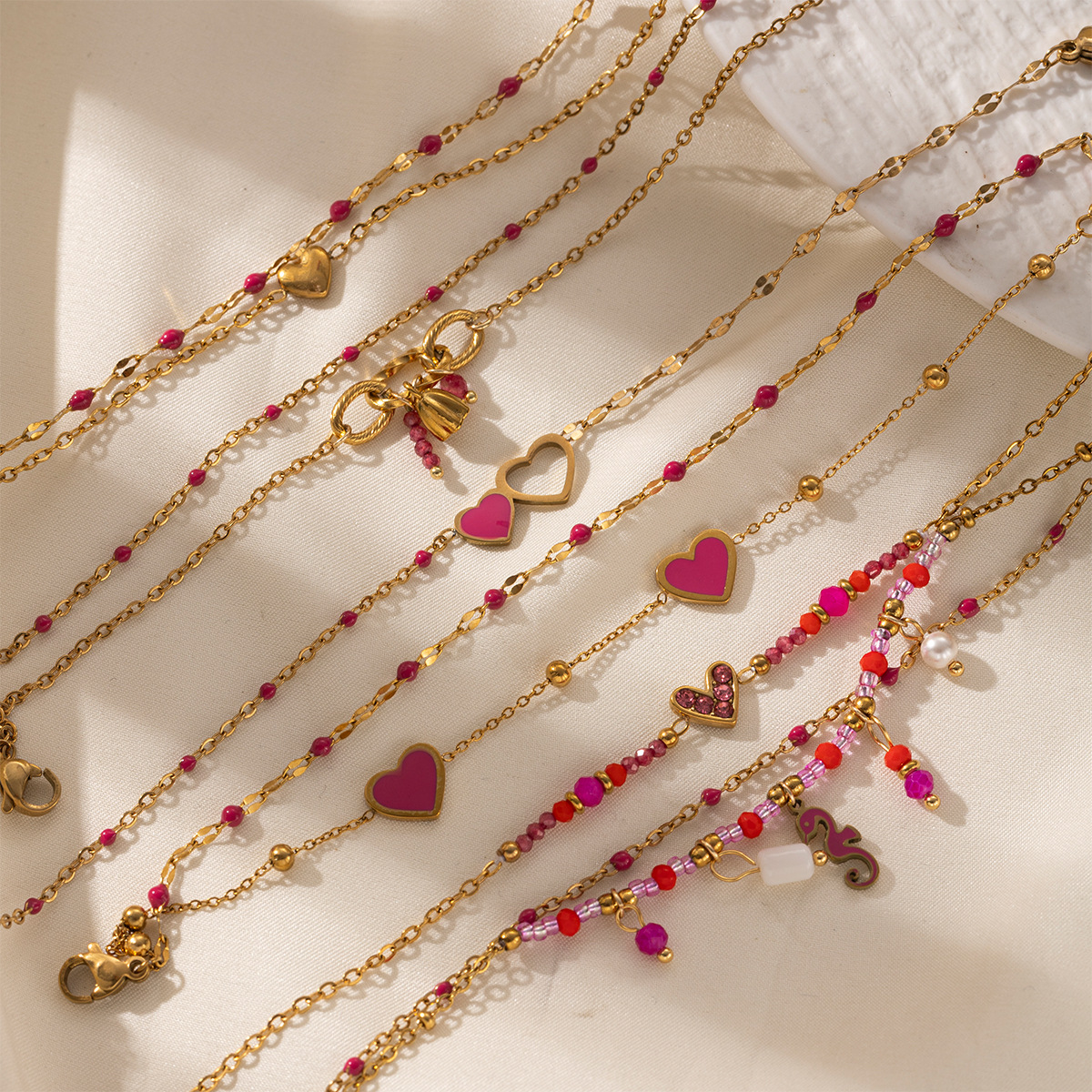 Pulsera de acero inoxidable europea y americana, lujo ligero para mujeres, nicho de amor rosa, pulsera de acero de titanio universal, moda transfronteriza, venta caliente