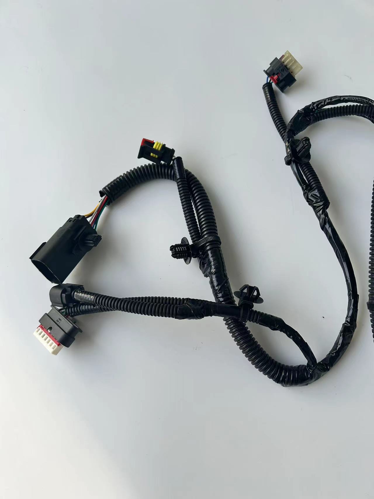 Suitable for Tesla Accessories Model Y Front Gantry Wiring Harness Water Tank Frame Wiring Harness 2567961-00-B