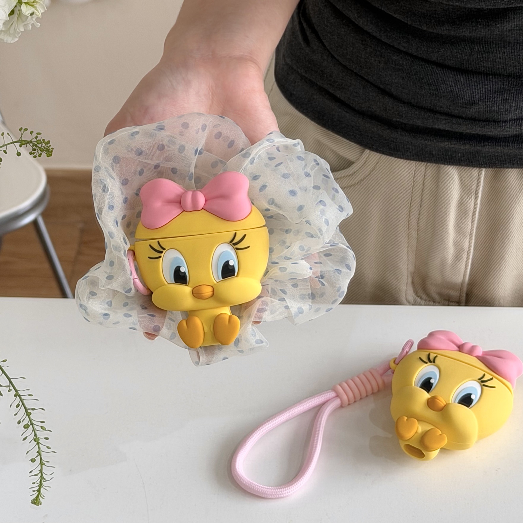 Yoqimli kichkina qushcha Tweety AirPods Pro 3 Apple Bluetooth quloqchinlari uchun sumka 2/4 ayollar uchun multfilm himoya sumkasi