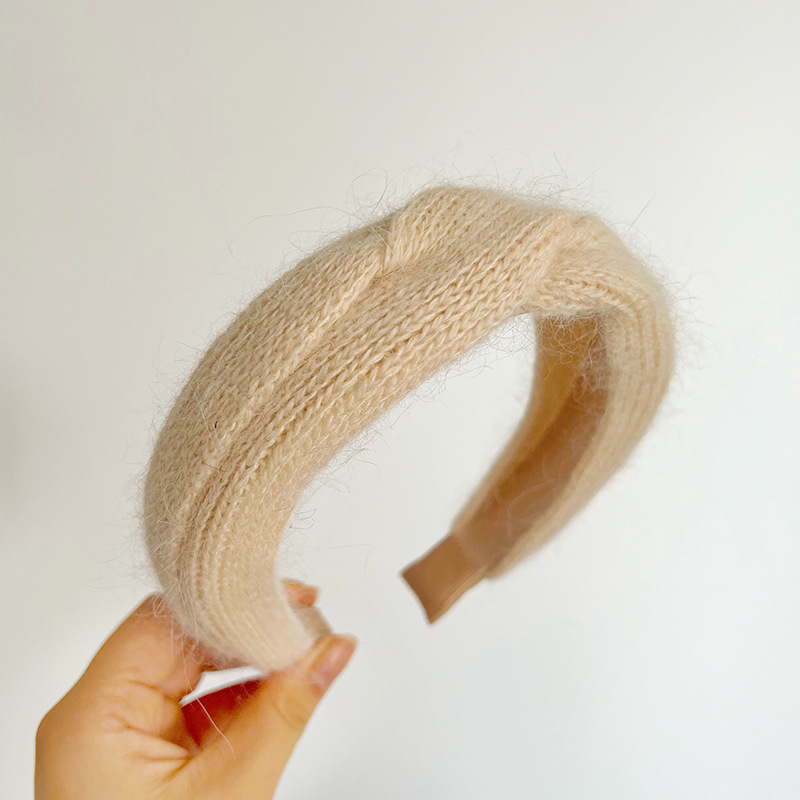 Lady Solid Color Knit Handmade Hair Band display picture 4