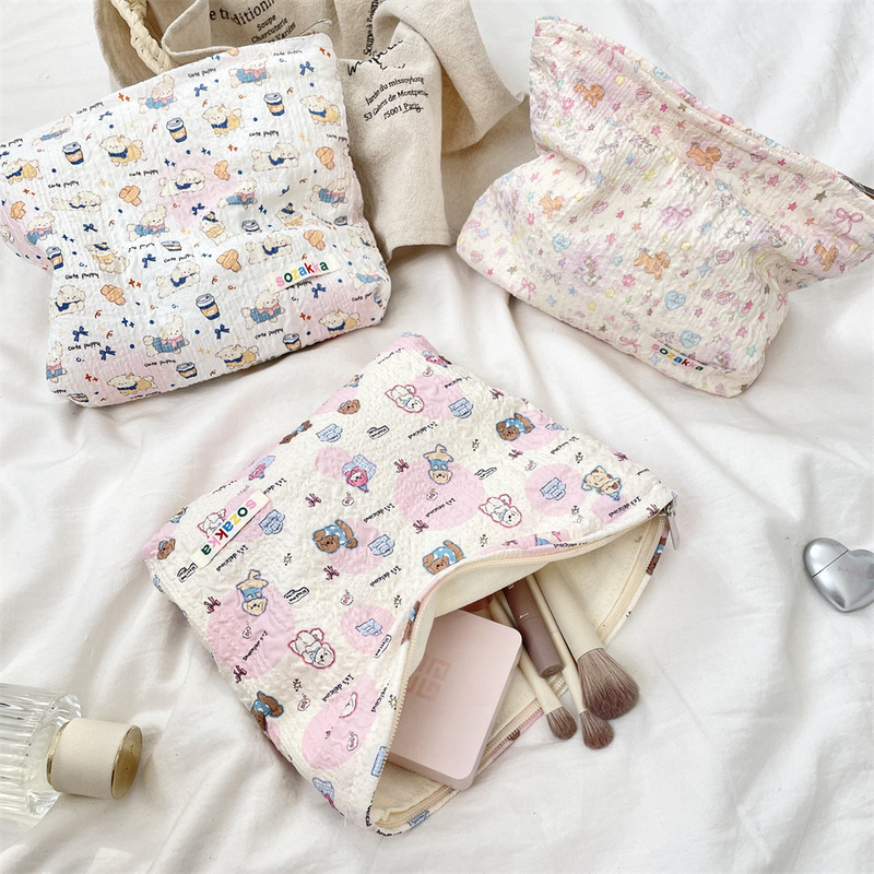 53312 [copyright] embossed cartoon pattern large capacity cosmetic bag travel wash storage bag liner bag